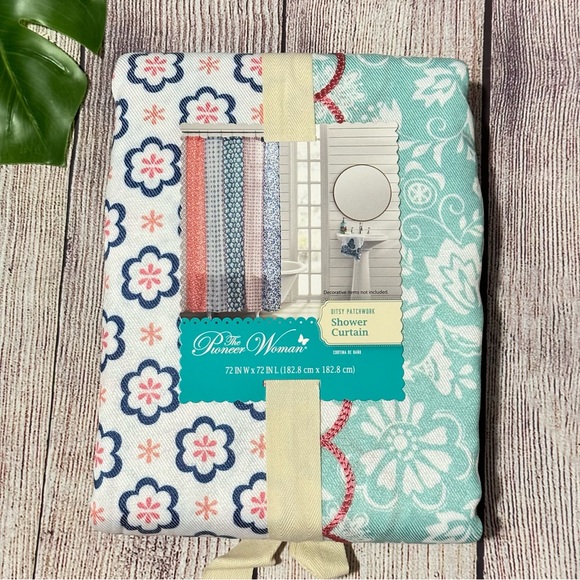 The Pioneer Woman Ditsy Patchwork Cotton-Rich Shower Curtain 72"x72" NEW - Picture 5 of 7